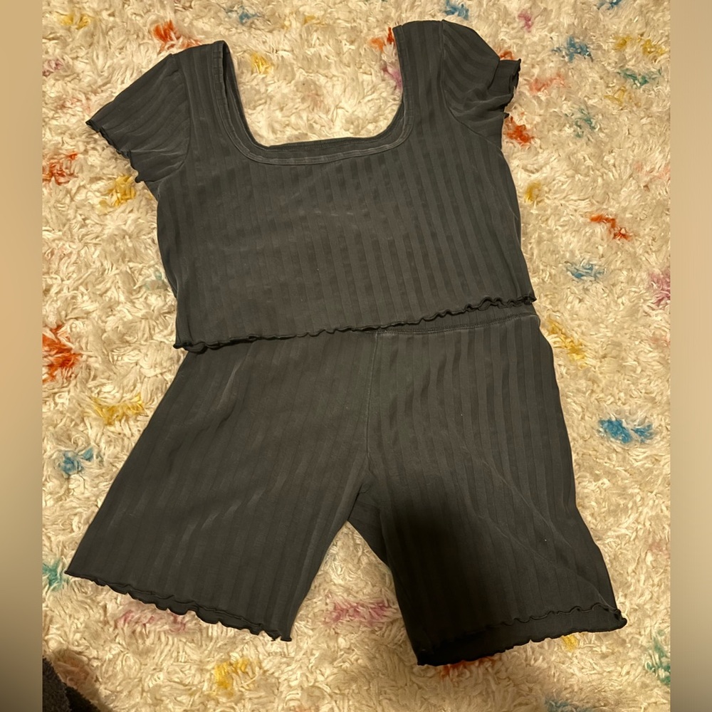 Aerie Groovy Set - Bike Short & Crop Top